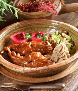 Gestoofd konijn met tijm en honing