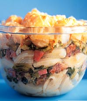 Pasta-andijvieschotel met ham en walnoten