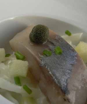 Haring  met appel, knolselderij en bieslook