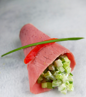 Pastrami  met selderij en gegrilde rode paprika