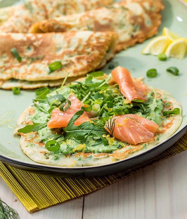 Hartige pannenkoekjes met doperwt en zalm
