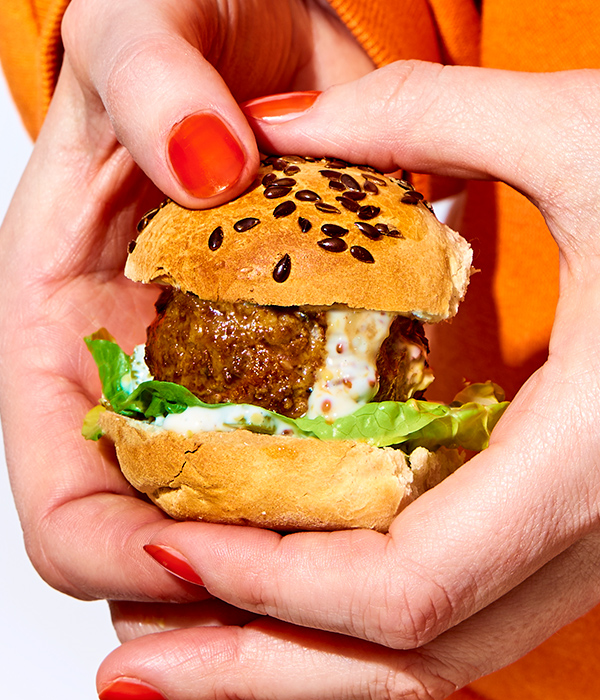 Hollandse gehaktbal met mosterd-augurkenmayonaise 