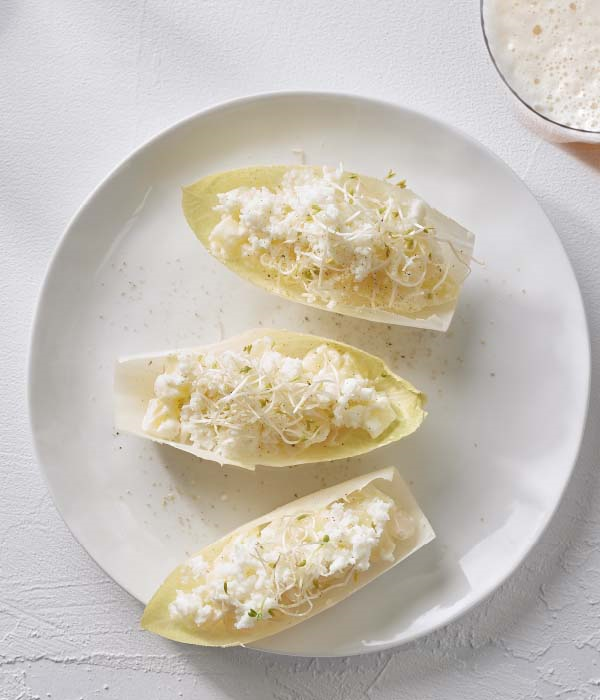 Witlofblaadjes met aardappel-salade 