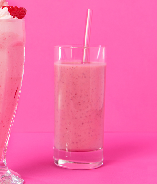 Aardbei-kiwi smoothie-mocktail