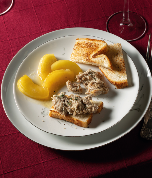 Rilette van varkensvlees op toast met calvados appeltjes