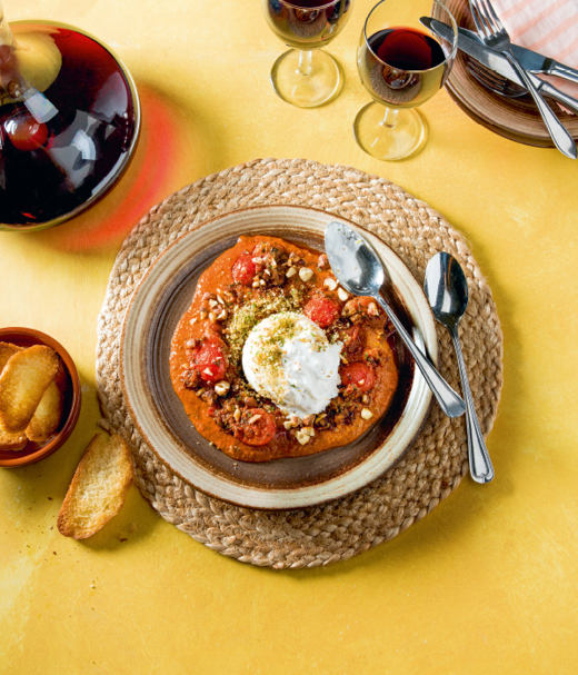 Tareni Frappato & burrata met spicy tomaten-ndujasaus 