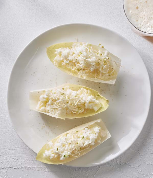 Witlofblaadjes met aardappel-salade 