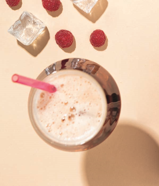 Frambozen rum cocktail