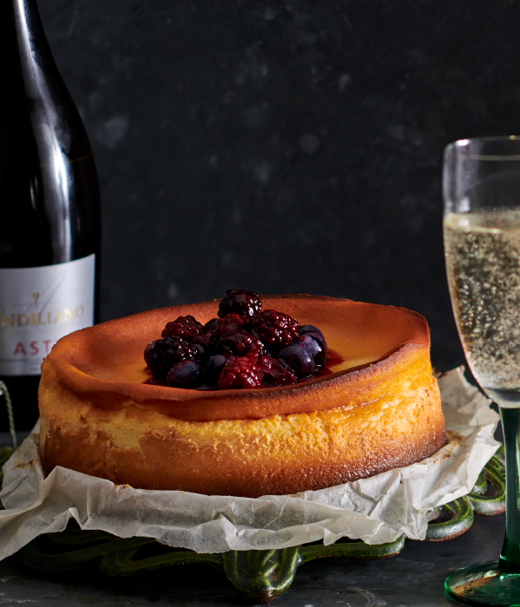 Ricotta-cheesecake met bramen en blauwe bessen 