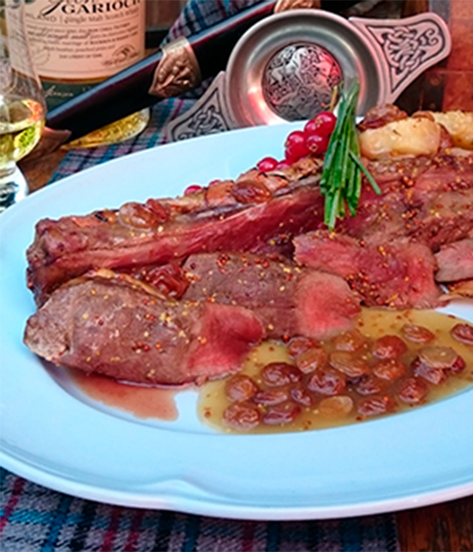 Hazenrug met spek appel en rozijnen