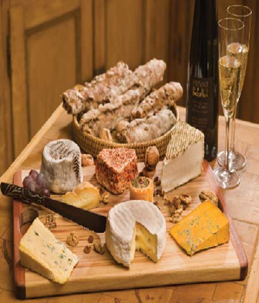 Kaasplankje met warme Halloumi en geroosterde paprika's